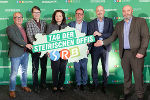 Peter Gspaltl, Geschäftsführer Verkehrsverbund Steiermark, Bernhard Breid, Leiter Referat Öffentlicher Verkehr Land Steiermark, Landesrätin Claudia Holzer, Peter Wallis, Regionalmanager ÖBB, Thomas Posch, Geschäftsführer Westbahn, Mark Perz, Vorstandsdirektor Holding Graz (v.l.). © Harry Schiffer
